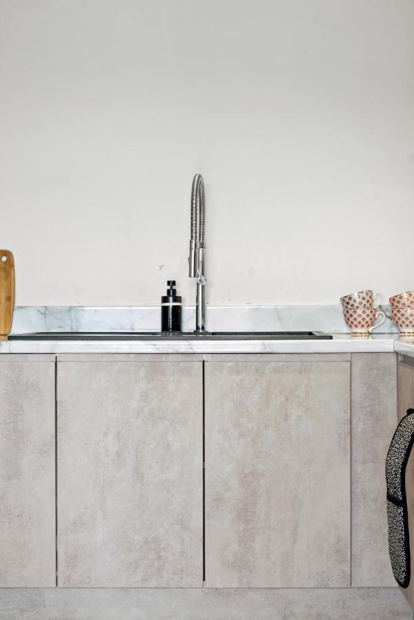 Stunning 2 Bedroom Apartment Leeds  Bagian luar foto