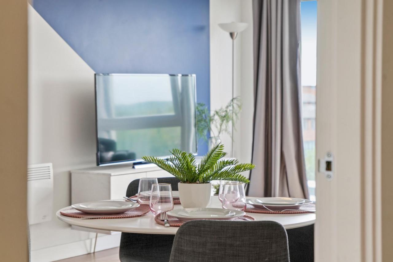 Stunning 2 Bedroom Apartment Leeds  Bagian luar foto