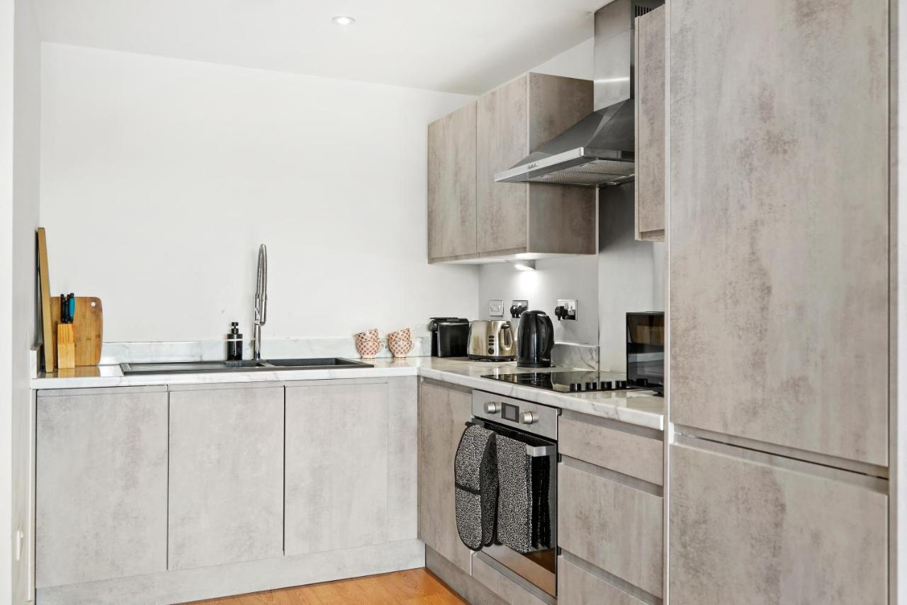 Stunning 2 Bedroom Apartment Leeds  Bagian luar foto